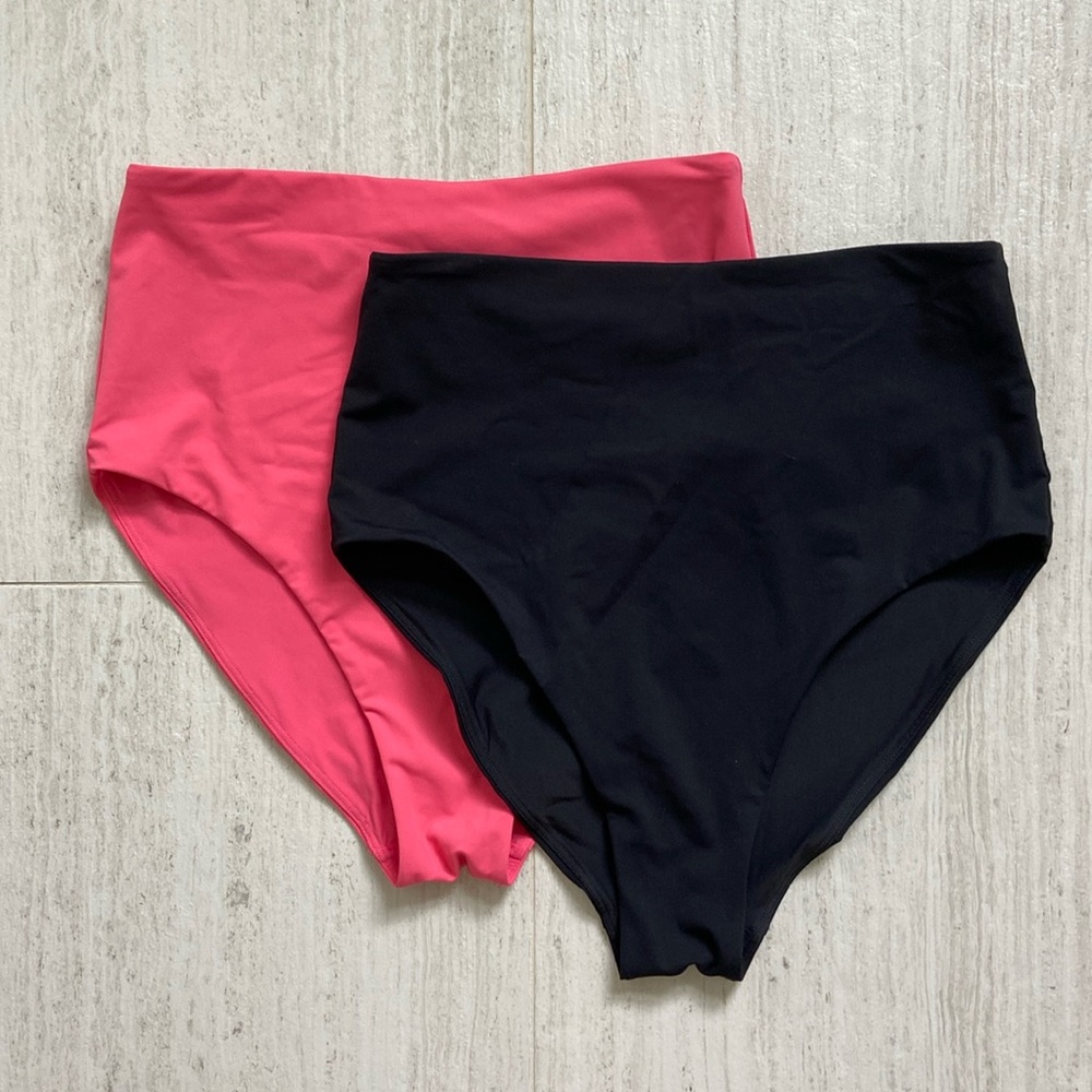 Lululemon high waist swim bottoms.